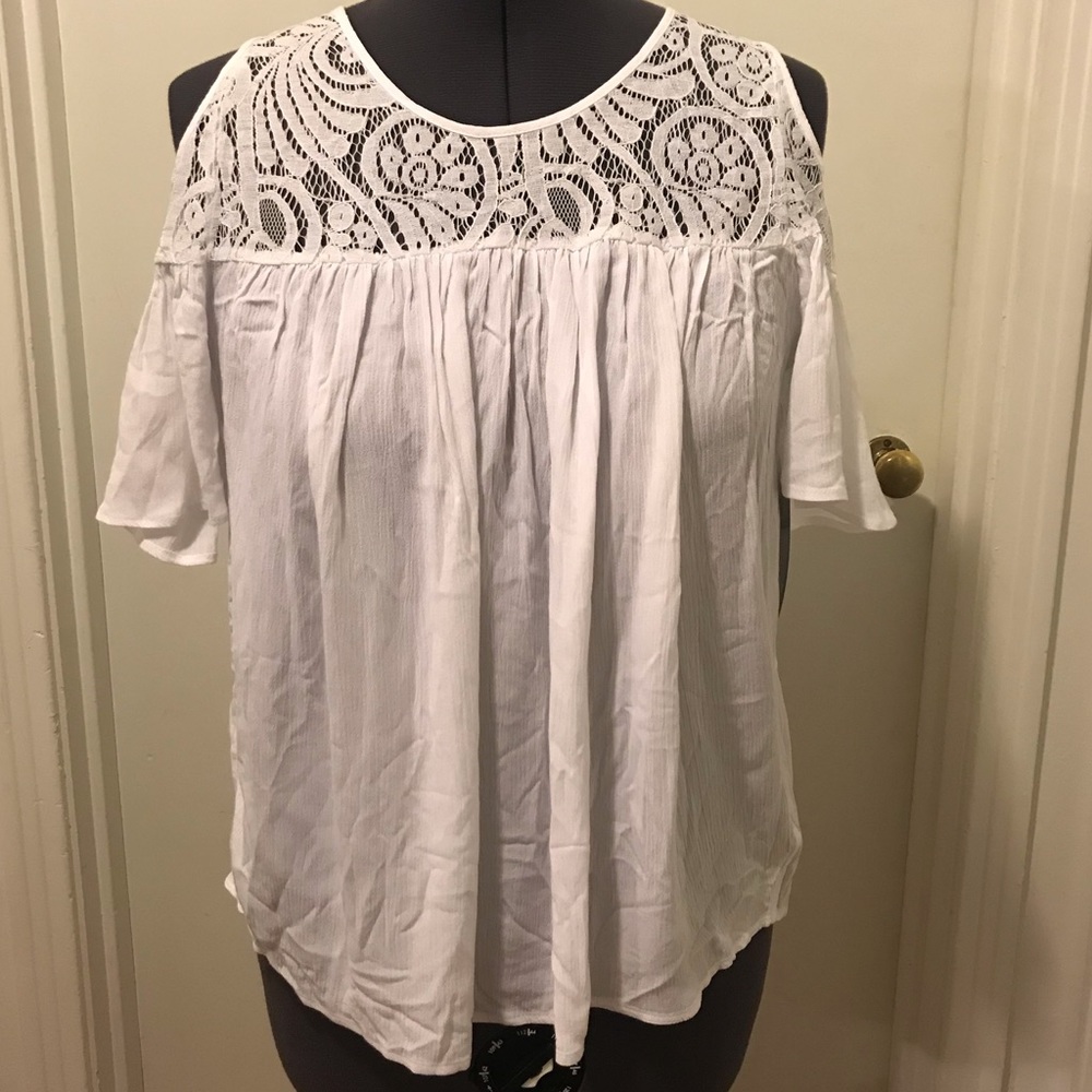 NWT a.n.a Womens White Off the Shoulder Shirt Sz M